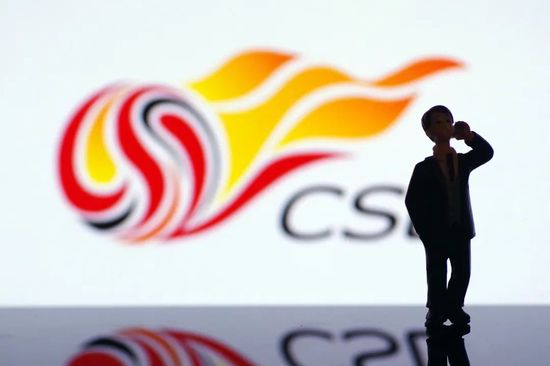老太太这时候制止了他，说：海龙，你少说话，我来跟她说。